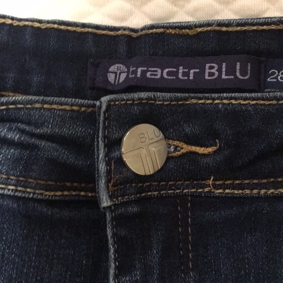 Tractr Blu distressed cuffed/raw hem stretchy jeans women’s size 28 - Picture 10 of 12